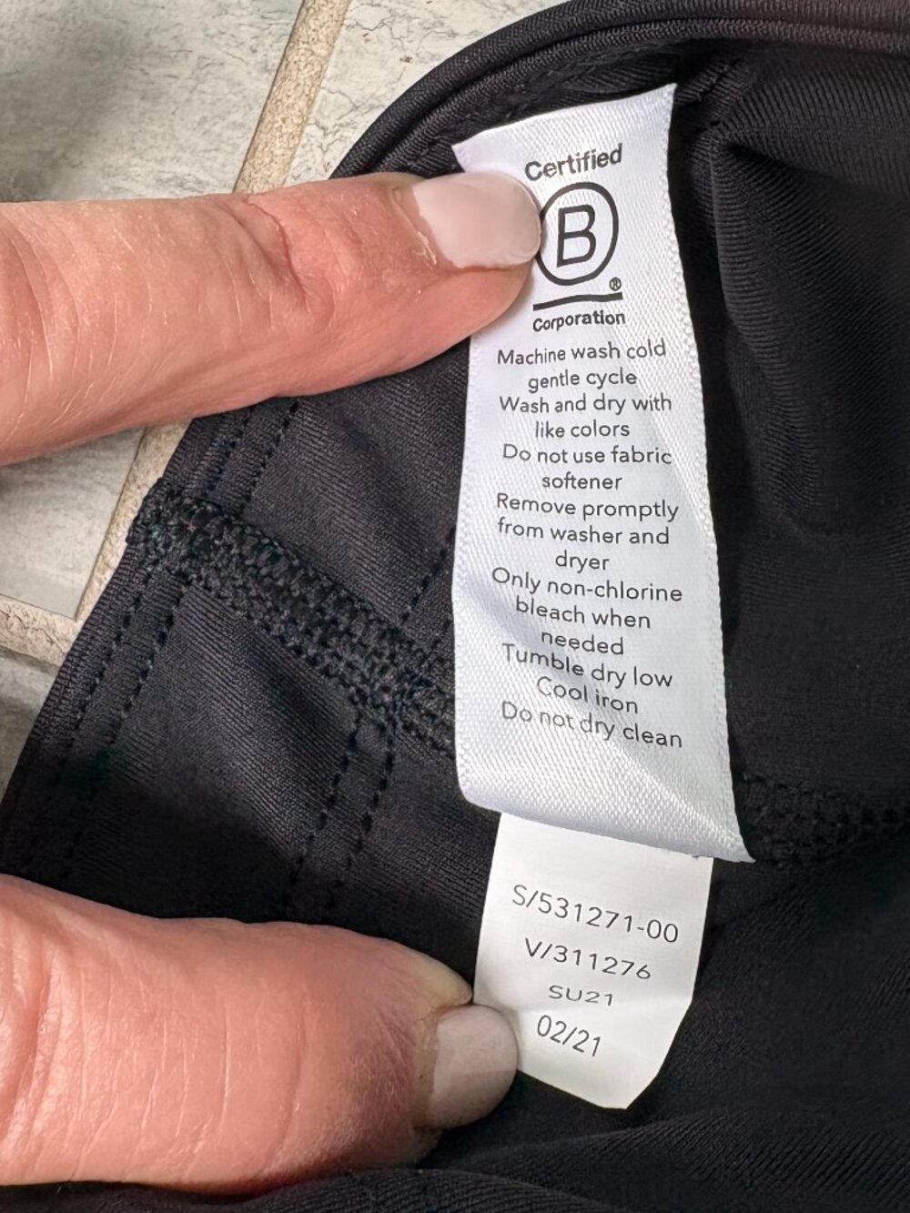Athleta Ultimate Stash Pocket 7" Bike Shorts Black Medium NWT - Picture 10 of 10